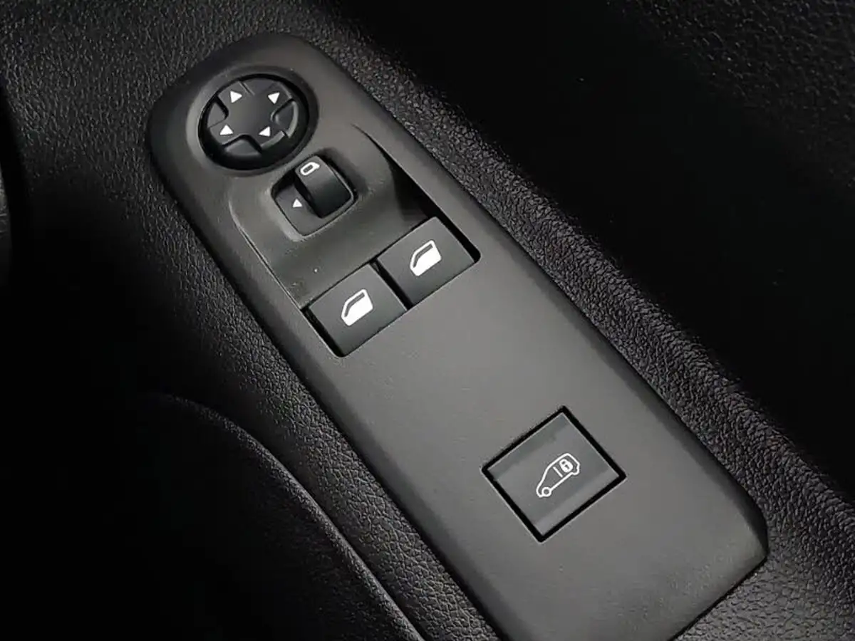 2024-peugeot-partner-15-bluehdi-professional-100pseu6d-big-17