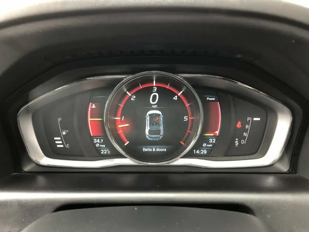 2014-volvo-xc60-24td-d5-r-design-215bhp-geartronic-big-36