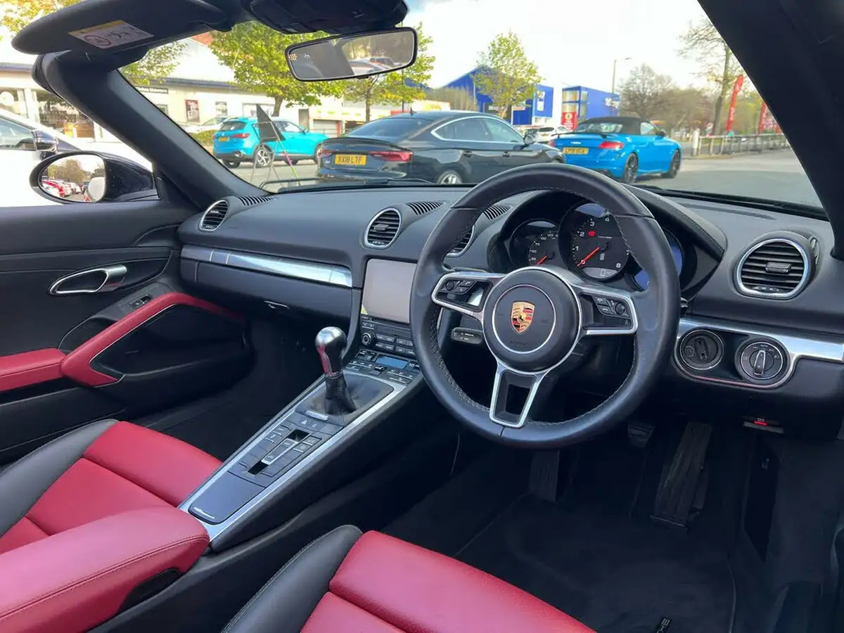 2022-porsche-boxster-718-big-10