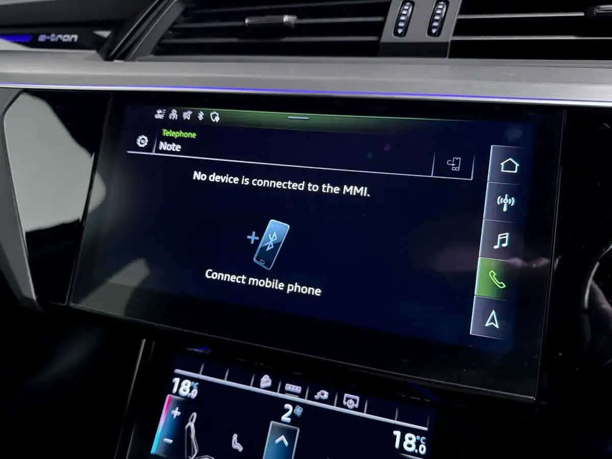 2022-audi-e-tron-50e-black-edition-station-wagon-big-44