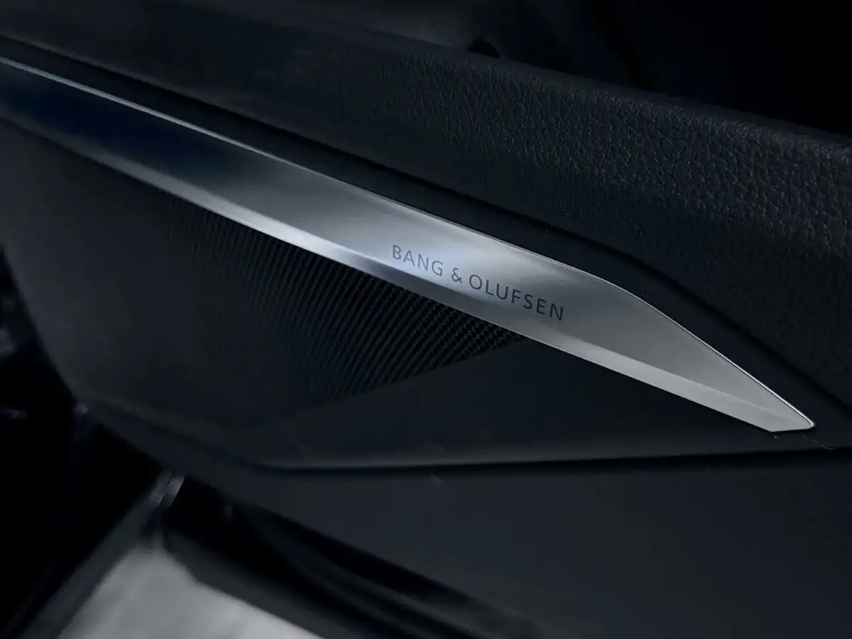 2022-audi-e-tron-50e-black-edition-station-wagon-big-21