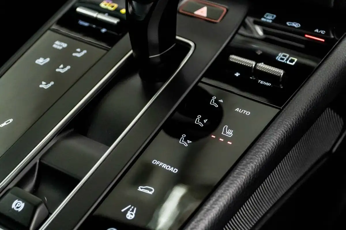 2024-porsche-macan-20-t-big-37