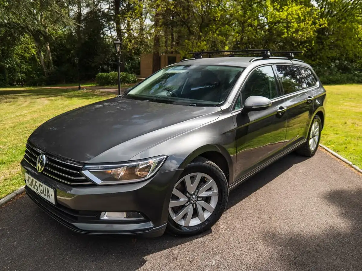 2015-volkswagen-passat-20tdi-bmtss-estate-5d-dsg-big-2