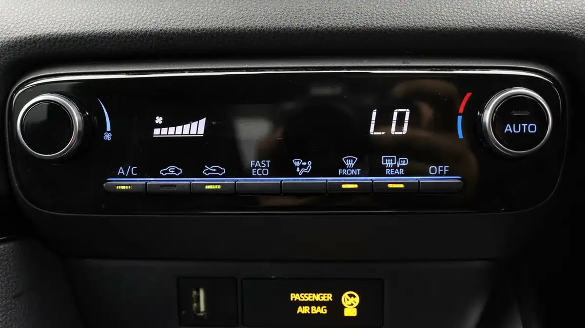 2022-toyota-yaris-15-vvt-i-design-big-11