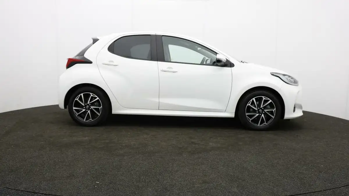 2022-toyota-yaris-15-vvt-i-design-big-32