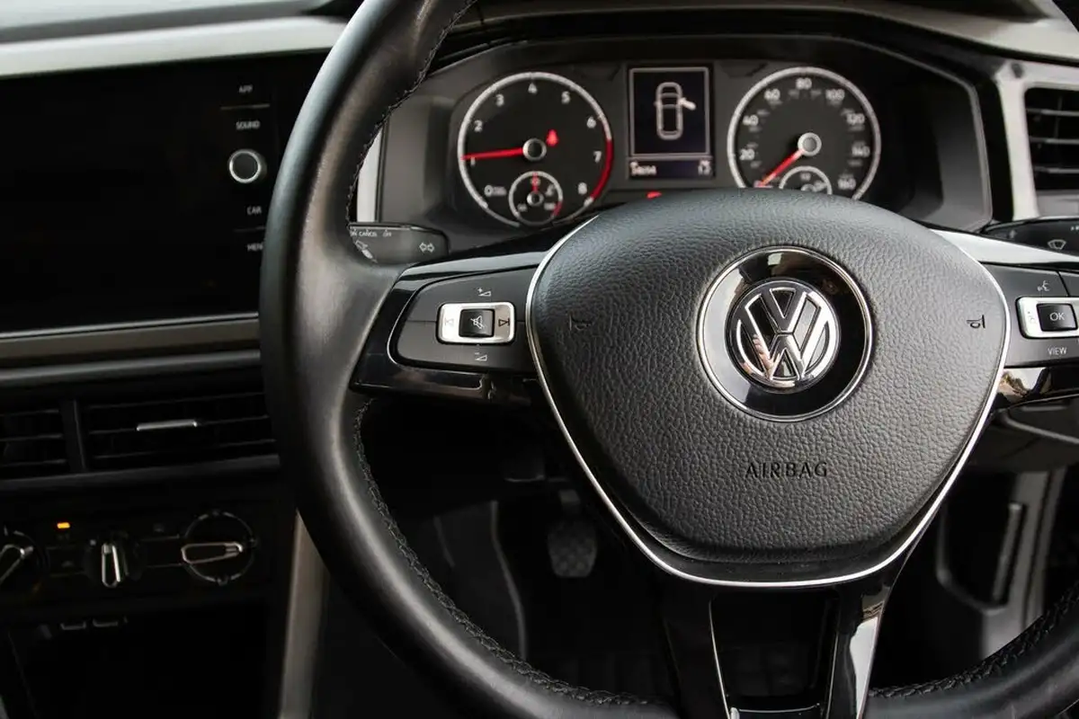 2020-volkswagen-polo-10-se-80ps-big-18