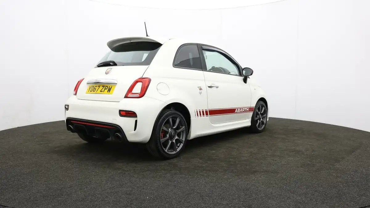 2017-abarth-595-14-tjet-big-76