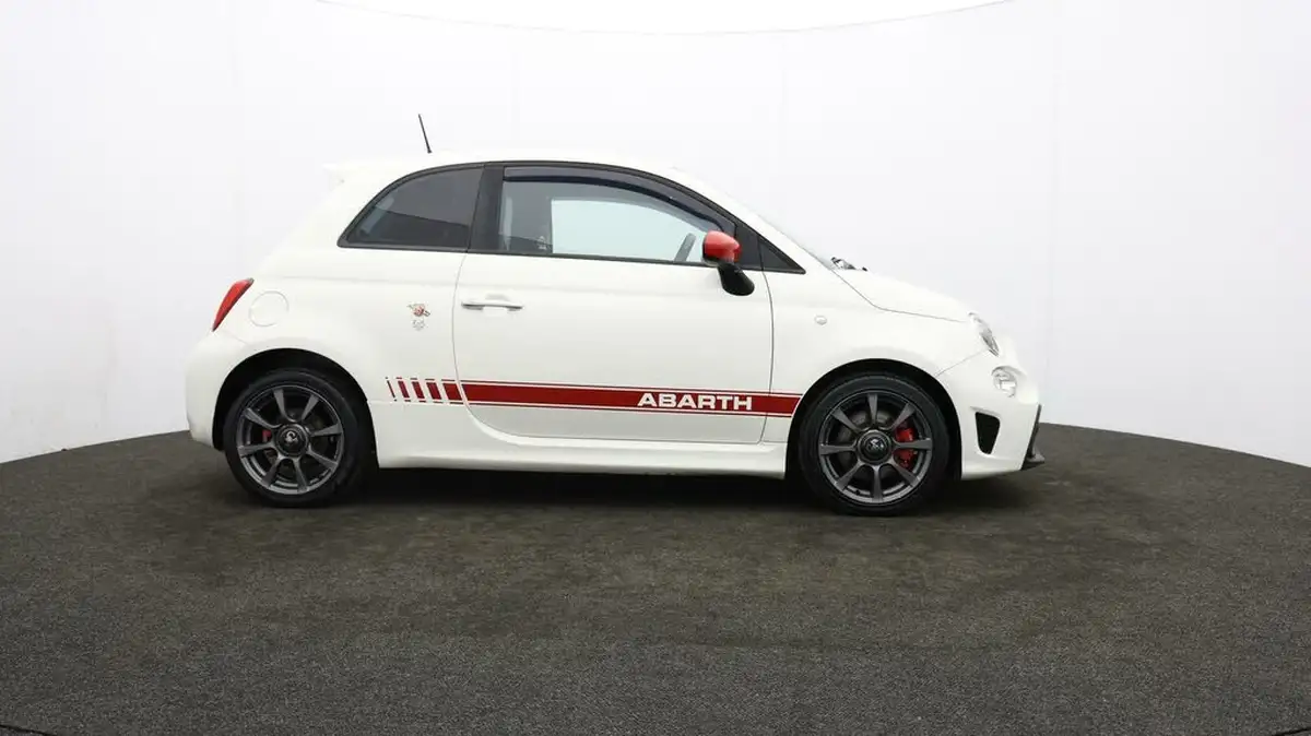 2017-abarth-595-14-tjet-big-7
