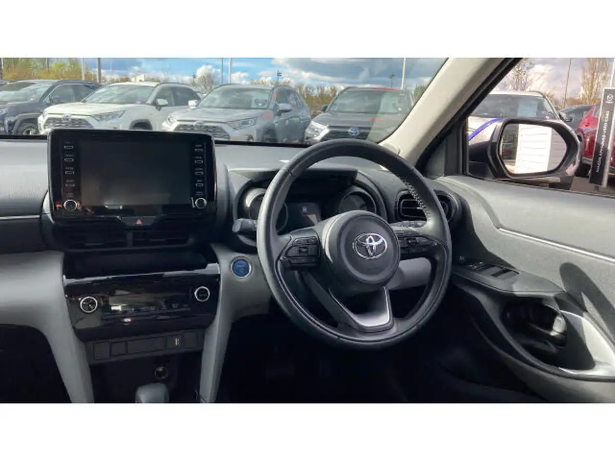 2022-toyota-yaris-cross-15-vvt-i-icon-big-5
