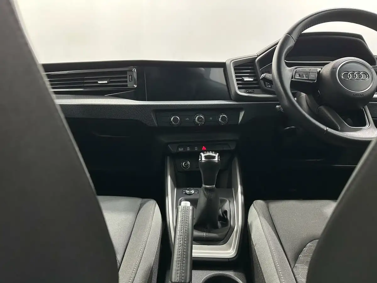 2019-audi-a1-10-30-tfsi-sport-big-18