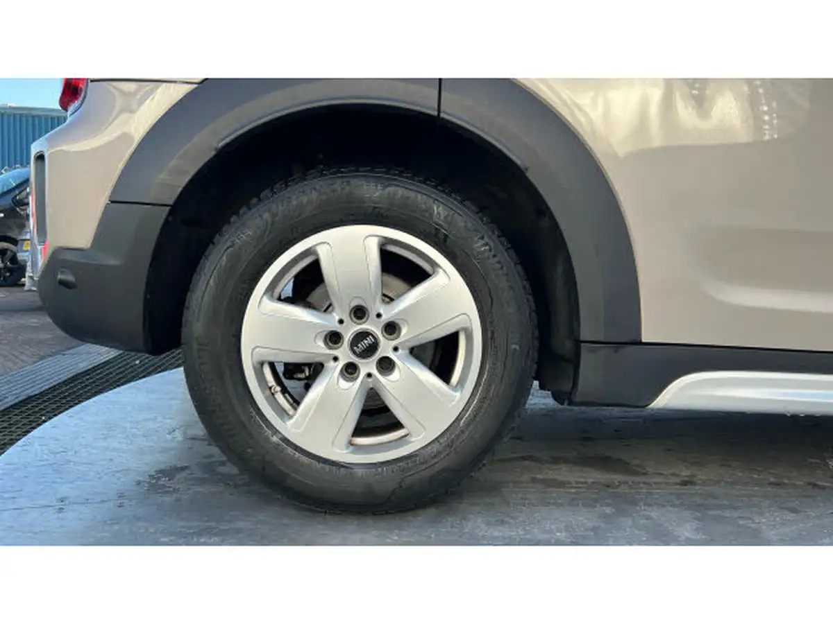 2021-mini-countryman-15-cooper-classic-auto-big-6