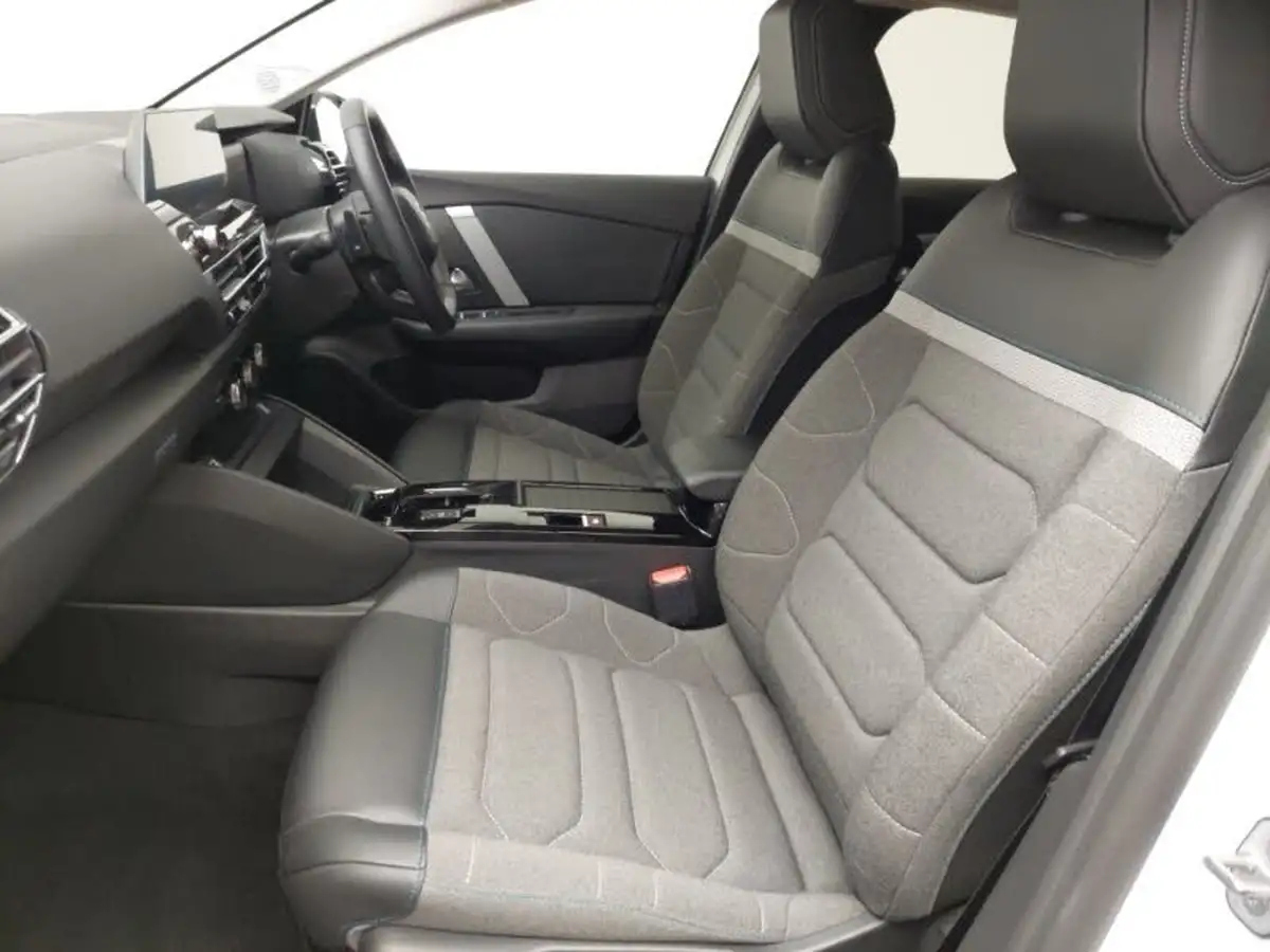 2021-citroen-c4-12-puretech-sense-plus-eat8-big-4
