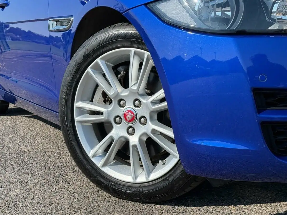 2017-jaguar-xe-20i-prestige-200ps-ss-1999cc-big-6