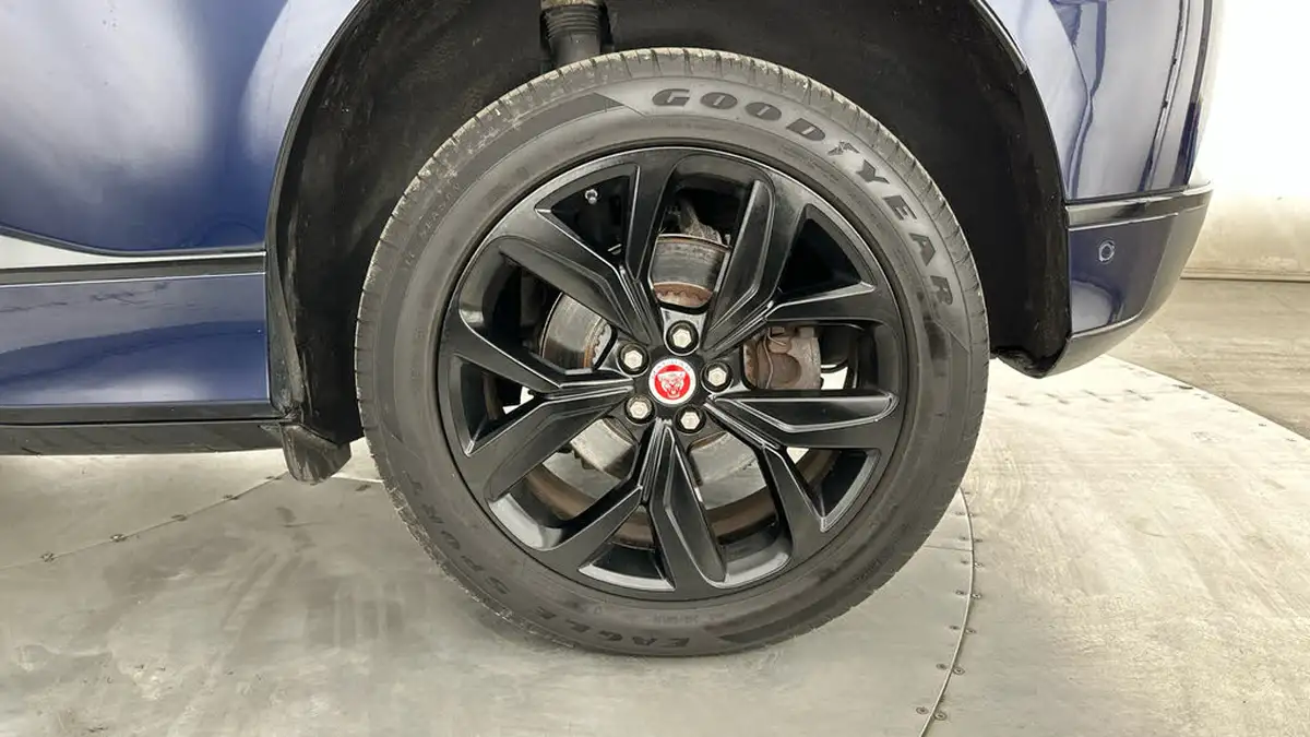2021-jaguar-i-pace-ev400-hse-big-17