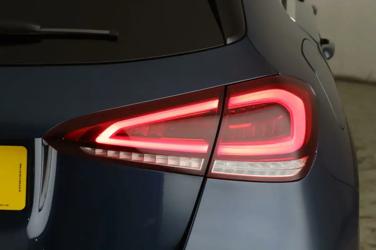 2021-mercedes-benz-a-class-13-a250e-amg-line-hatchback-5d-big-9