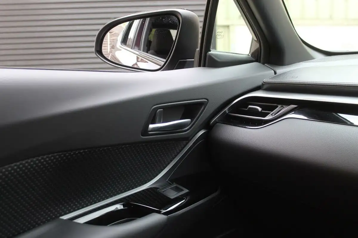 2022-toyota-c-hr-18-vvt-i-gr-sport-big-18