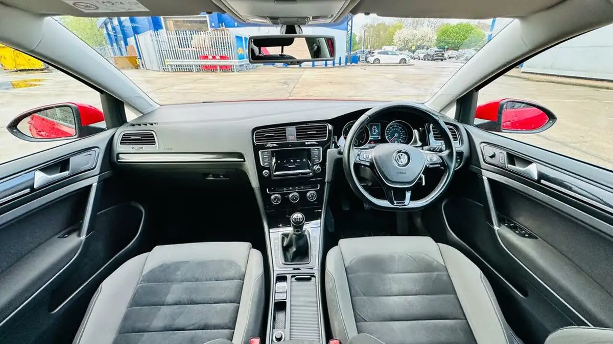 2015-volkswagen-golf-20tdi-gt-hatchback-5d-big-58