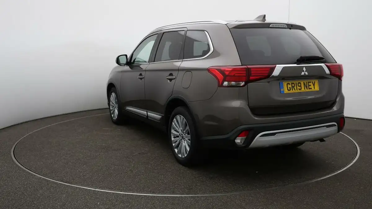 2019-mitsubishi-outlander-20-exceed-big-53