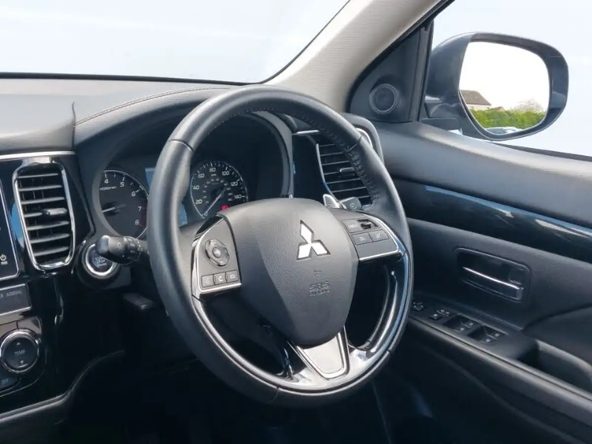 2019-mitsubishi-outlander-20-juro-7st-big-9