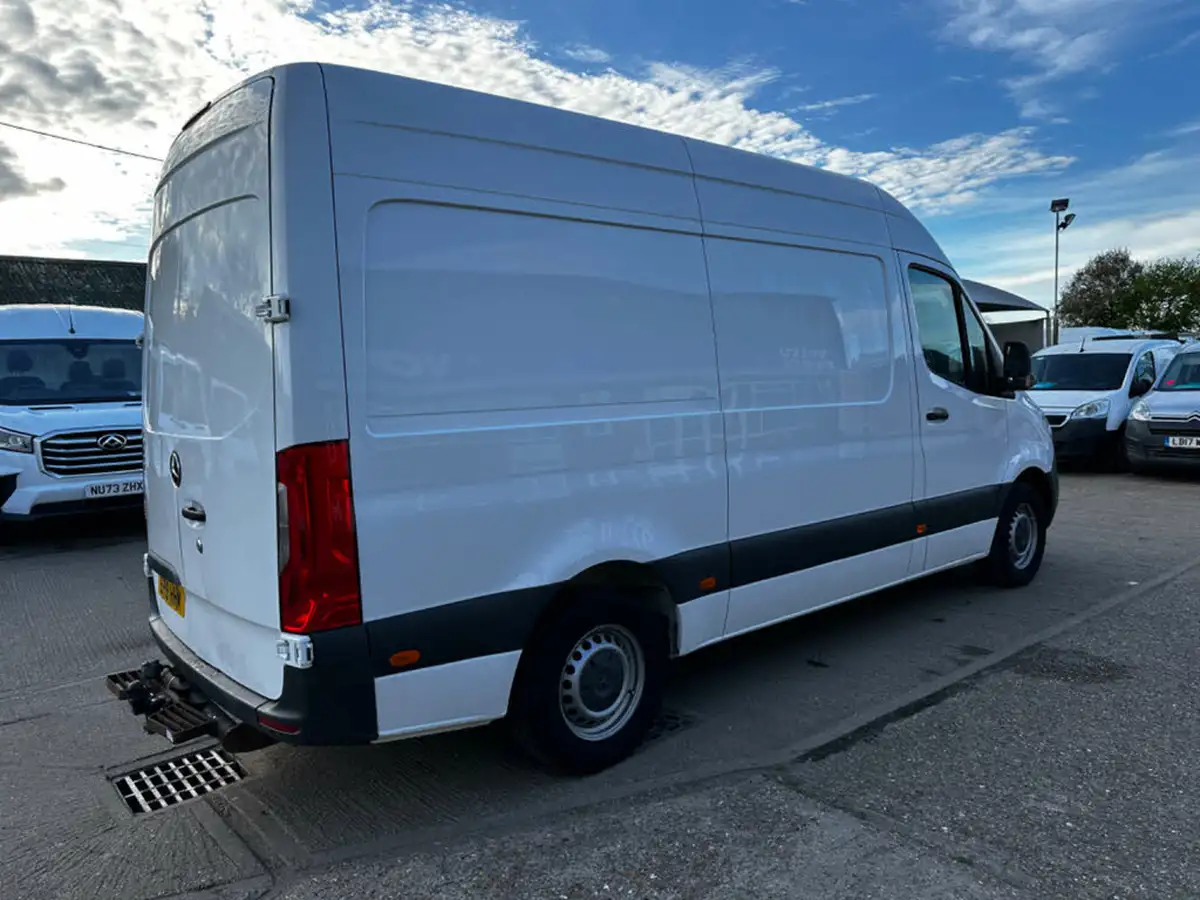 2019-mercedes-benz-sprinter-21cdi-314-l2h1-143pseu6c-panel-van-fwd-big-8