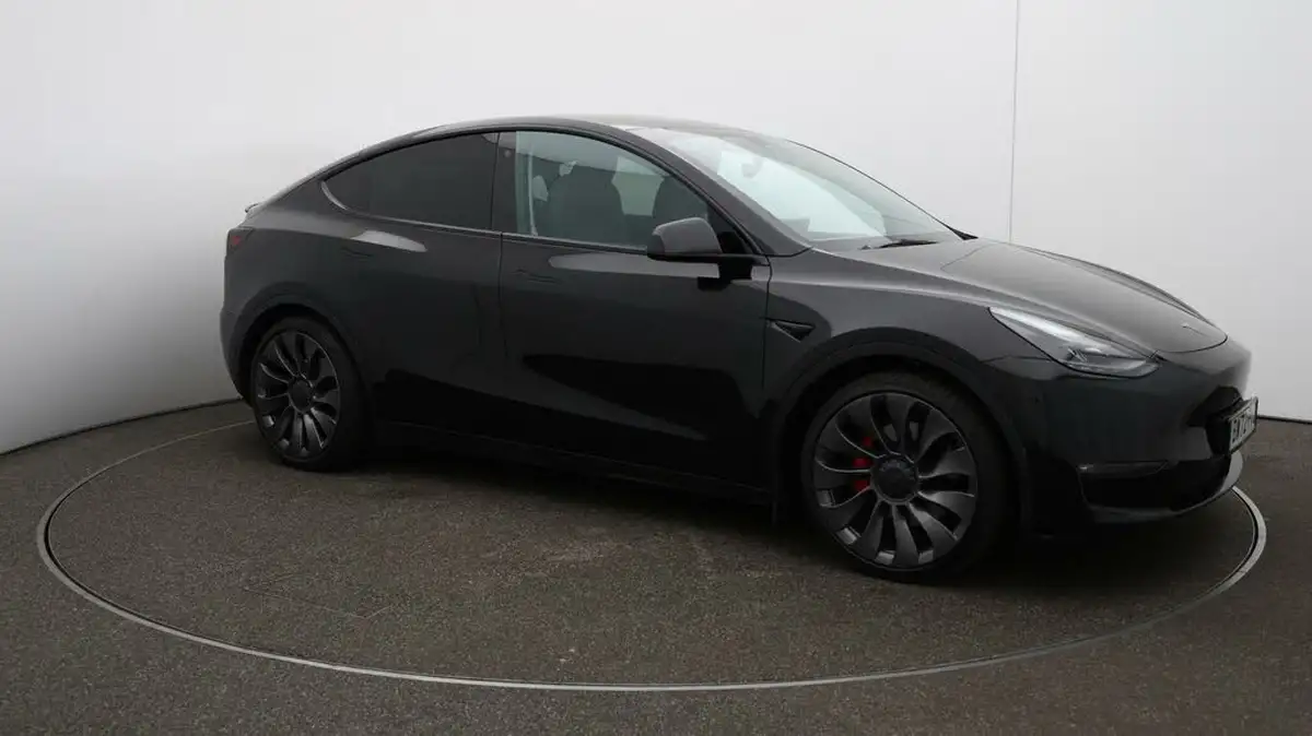 2023-tesla-model-y-e-performance-big-37