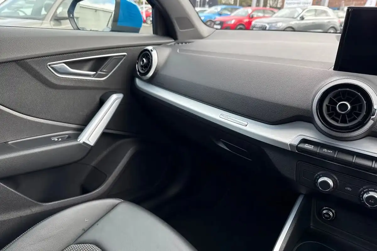2022-audi-q2-15-35-tfsi-s-line-tronic-big-19