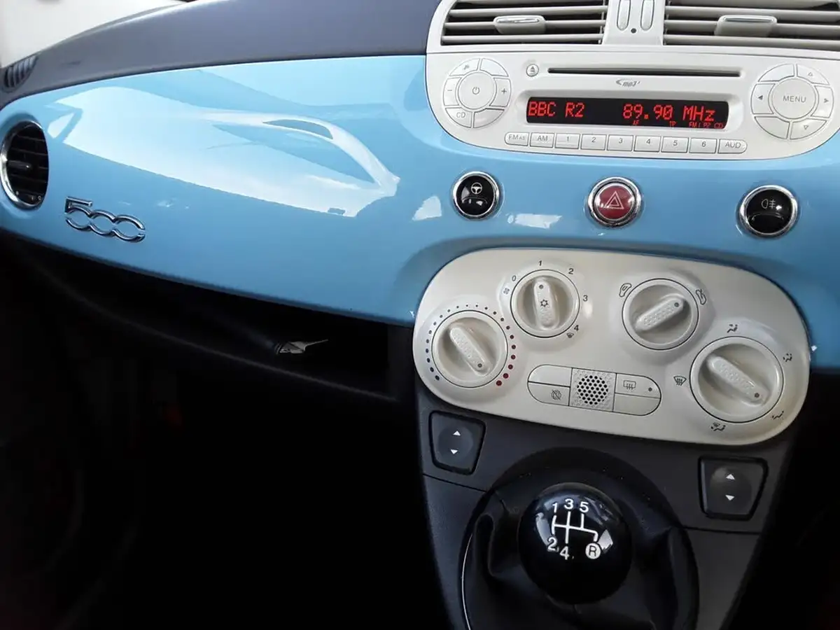 2013-fiat-500-lounge-big-13