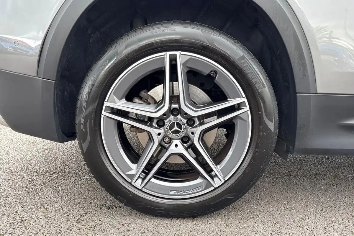 2022-mercedes-benz-glb-class-13-glb200-amg-line-premium-7g-tronic-big-10