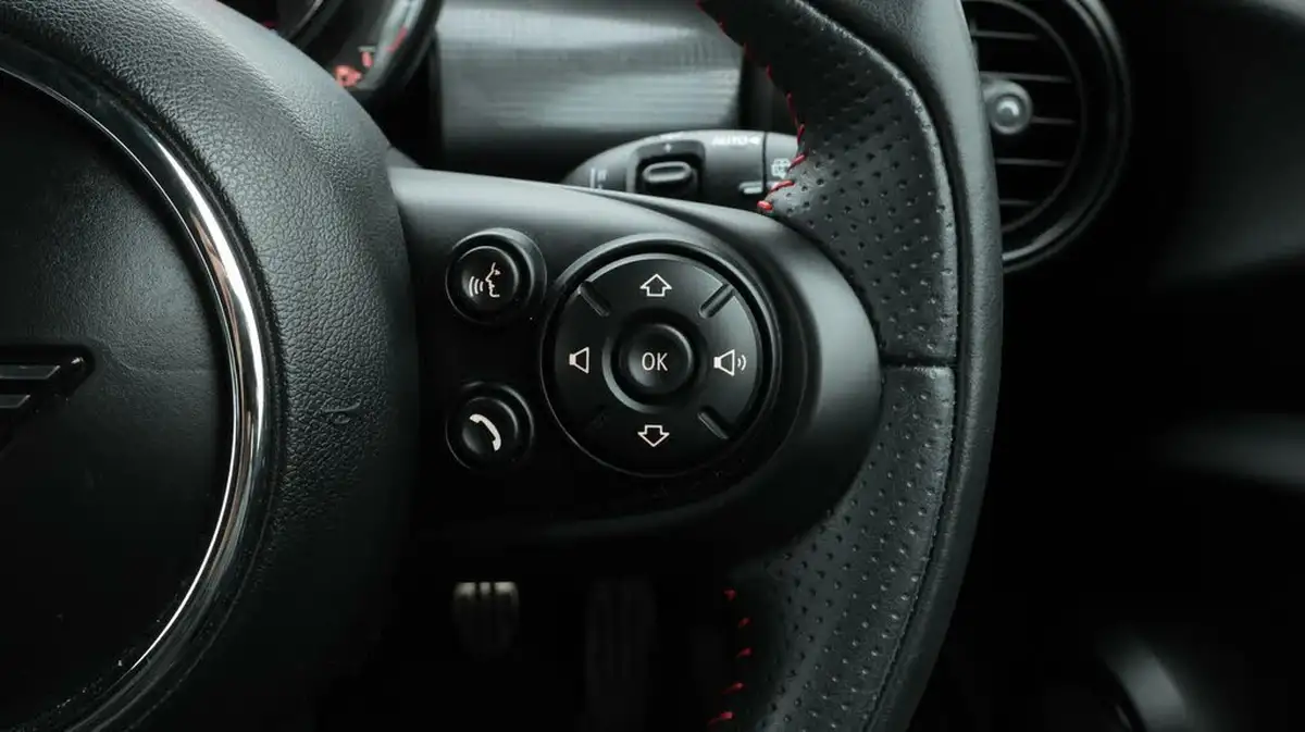 2019-mini-cooper-15-cooper-sport-hatchback-3d-big-24