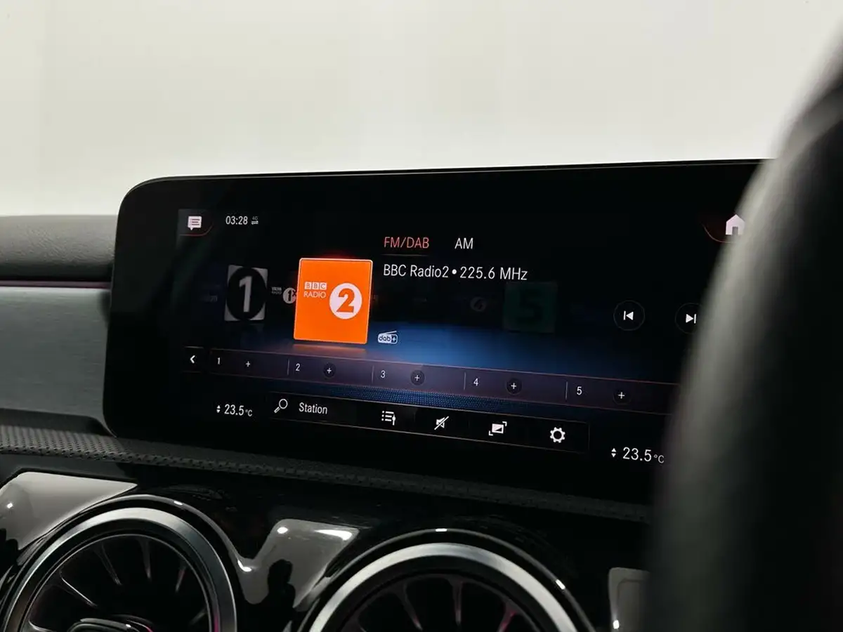 2021-mercedes-benz-a-class-13-a250e-amg-line-premium-hatchback-5d-big-23
