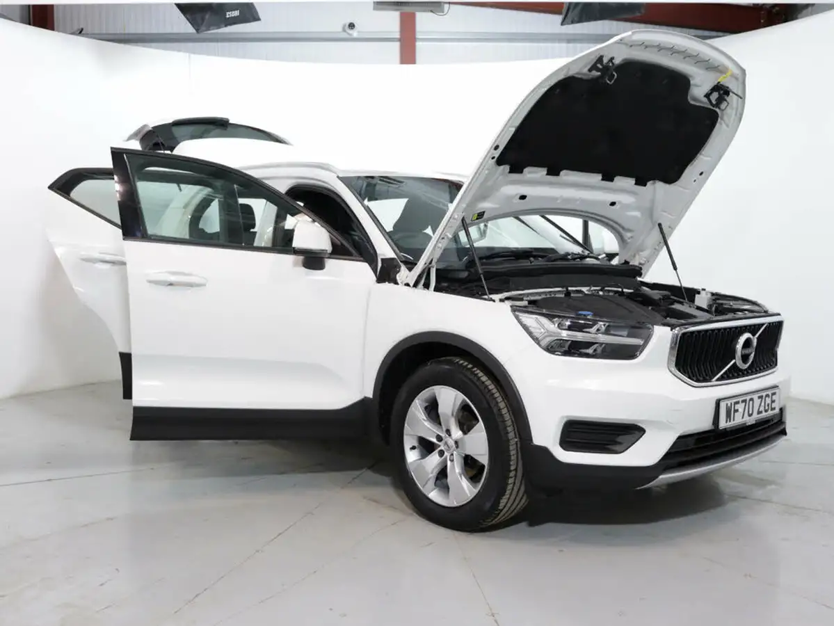 2020-volvo-xc40-15-t3-momentum-big-46