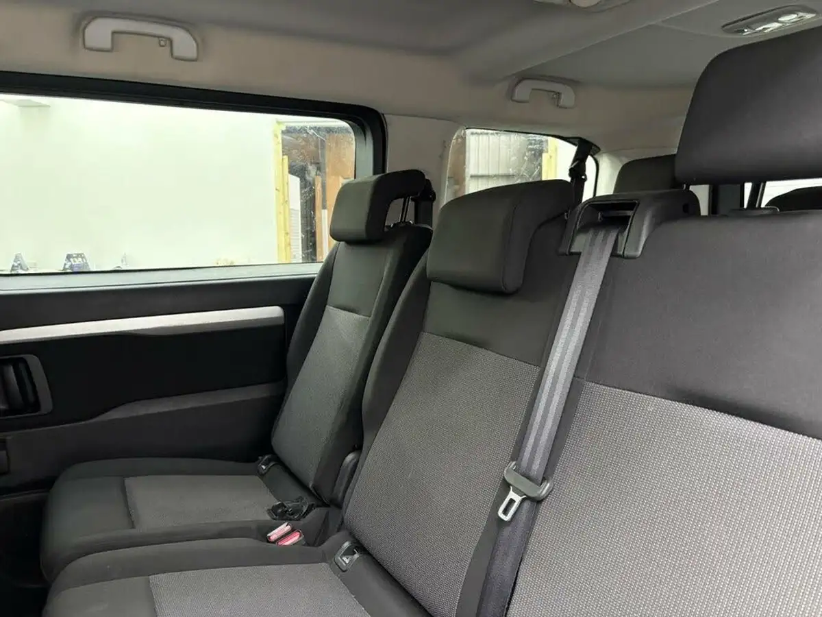 2021-toyota-proace-verso-15d-shuttle-l1-big-26