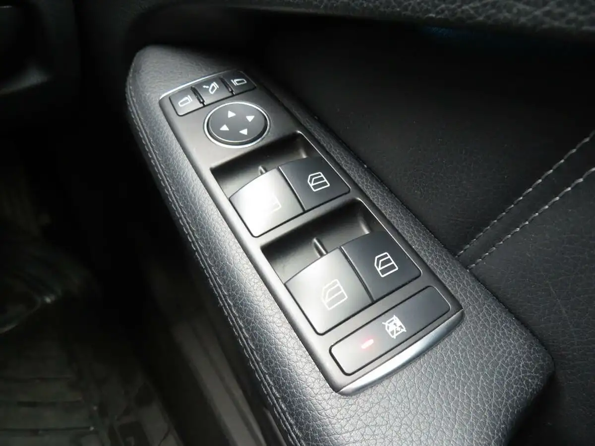 2014-mercedes-benz-e-class-21td-e220-cdi-se-175bhp-cdi-estate-5d-big-13