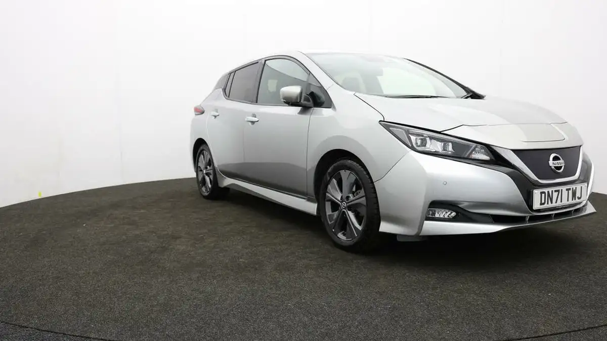 2021-nissan-leaf-e-tekna-big-40