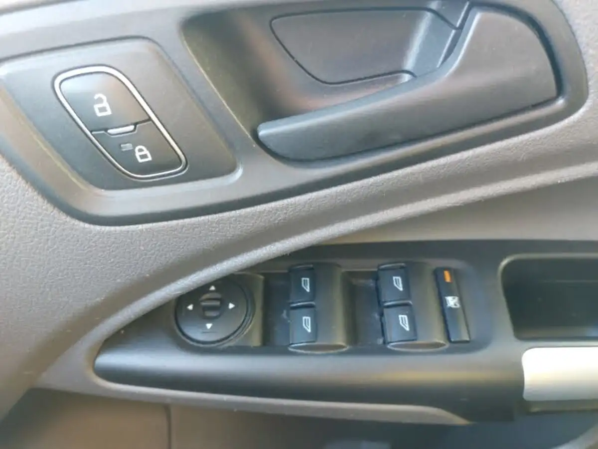 2021-ford-tourneo-connect-15-zetec-120ps-1499cc-big-12