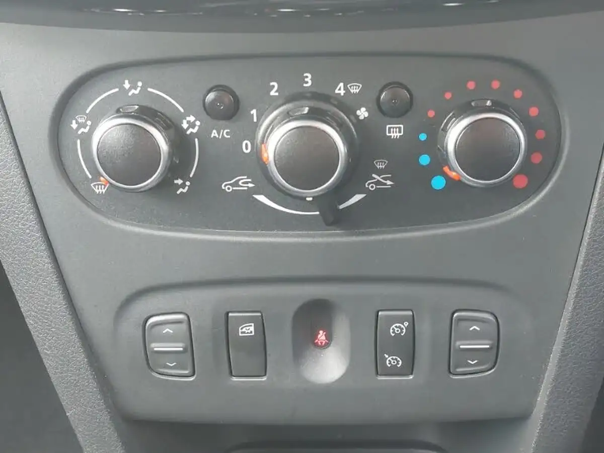 2020-dacia-sandero-stepway-09-tce-se-twenty-big-13