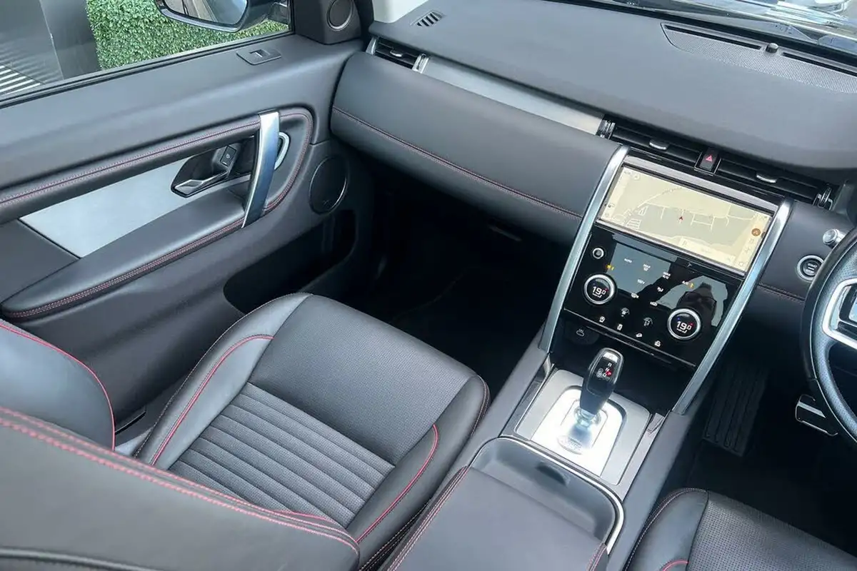 2021-land-rover-discovery-sport-20-d200-r-dynamic-hse-big-35