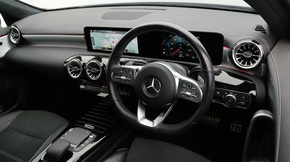 2022-mercedes-benz-a-class-13-a200-amg-line-executive-edition-hatchback-5d-7g-dct-big-9