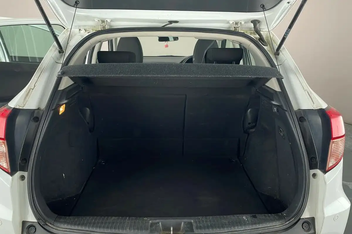 2017-honda-hr-v-15-i-vtec-se-navi-big-16