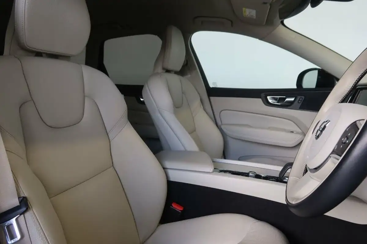 2021-volvo-xc60-20-b5-momentum-big-8