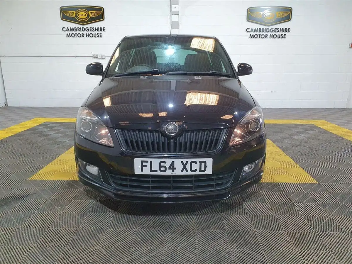 2014-skoda-fabia-12-black-edition-hatchback-big-34
