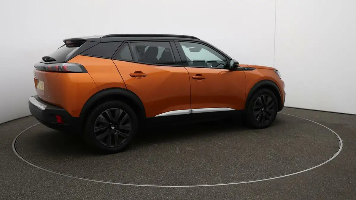 2022-peugeot-2008-suv-e-gt-premium-big-46