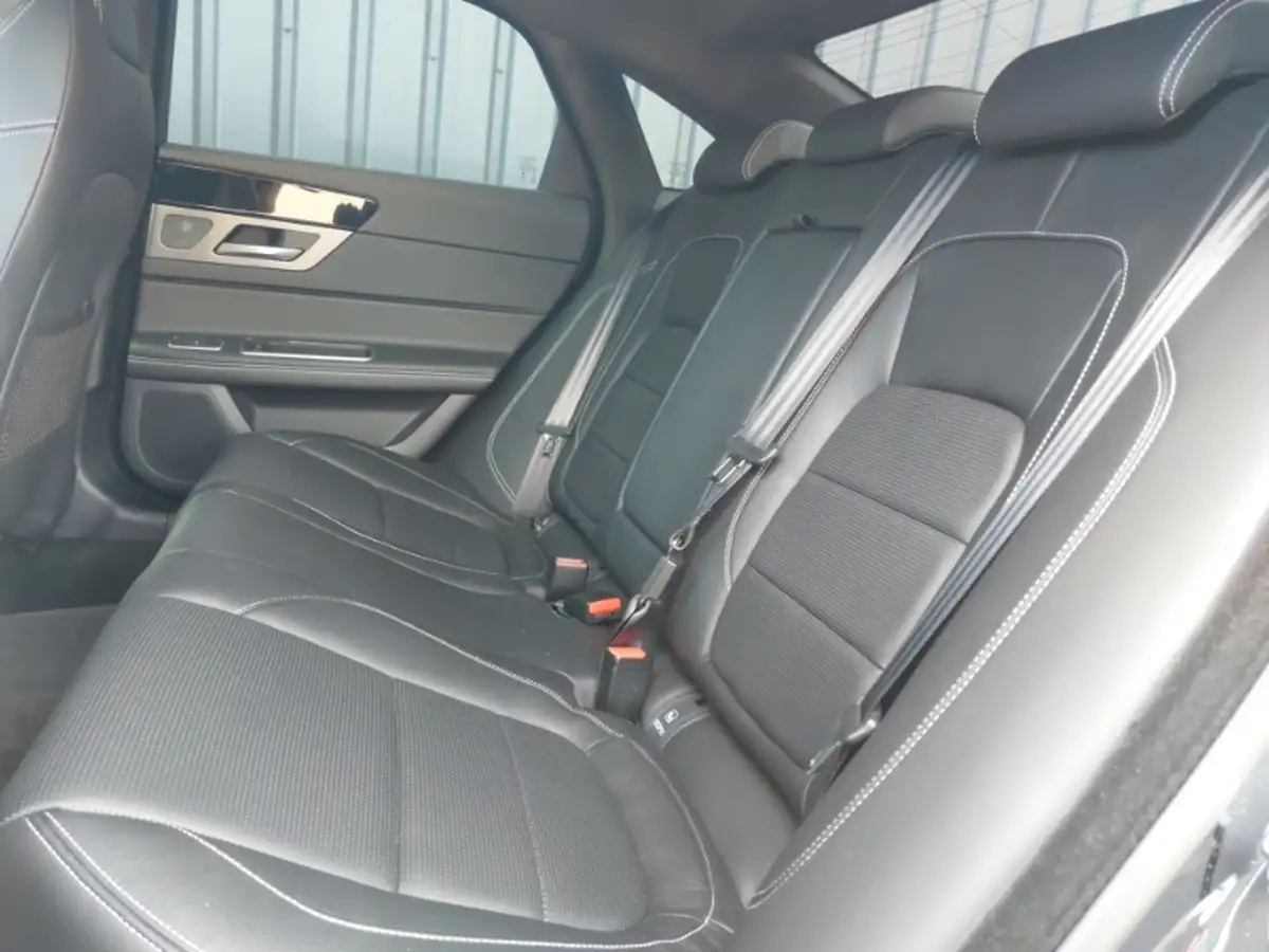 2022-dacia-sandero-10-sce-essential-big-5