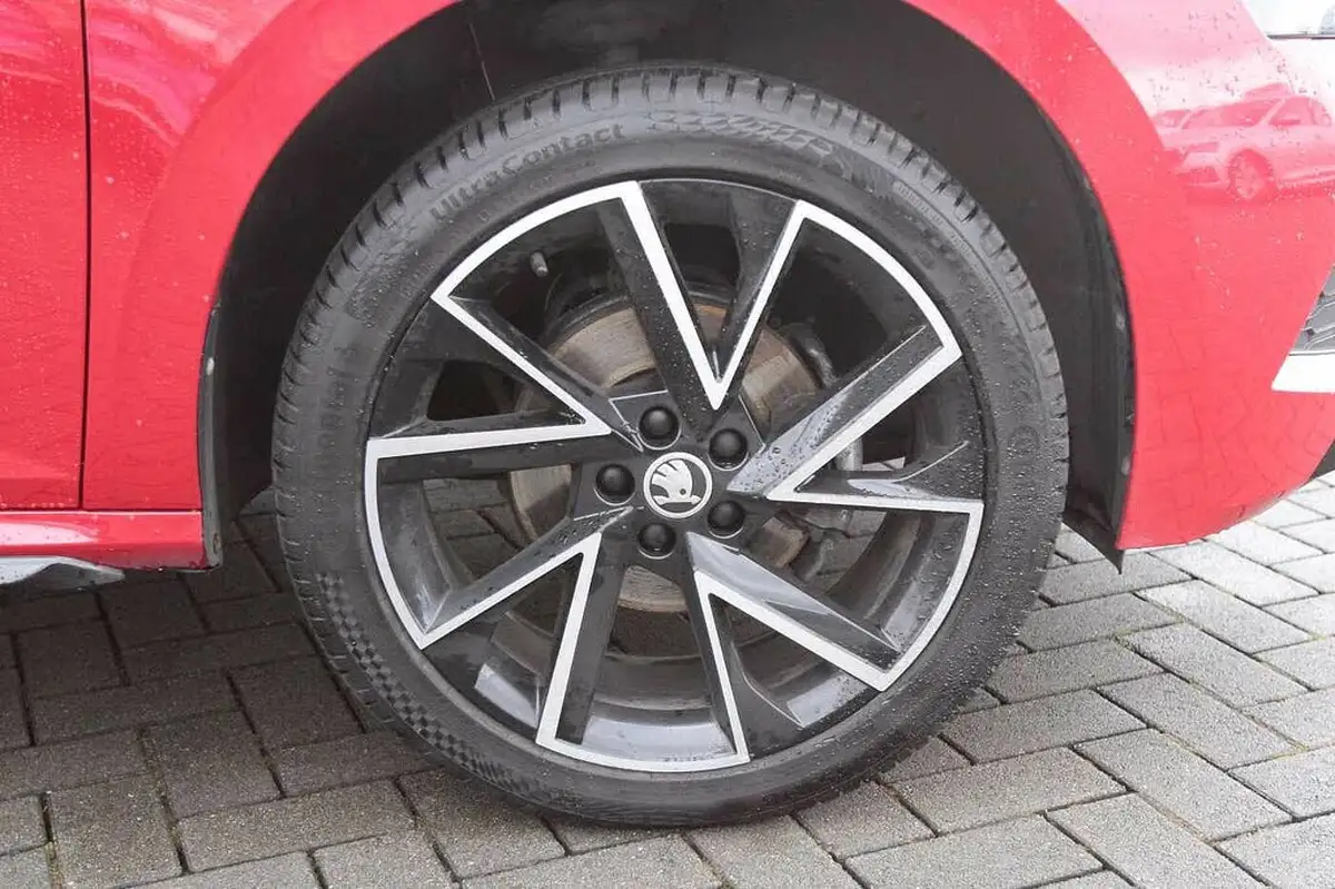 2022-skoda-kamiq-15-tsi-monte-carlo-dsg-big-4