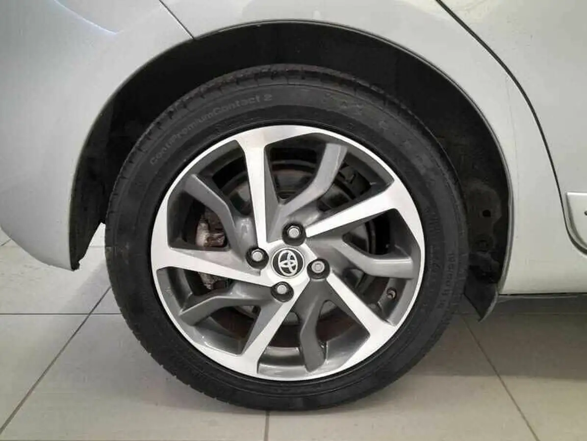2020-toyota-yaris-15-vvt-i-y20-98bhp-hybrid-1497cc-e-cvt-big-6