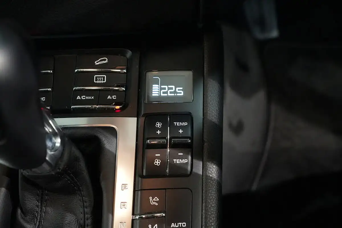 2016-porsche-macan-30td-s-big-10