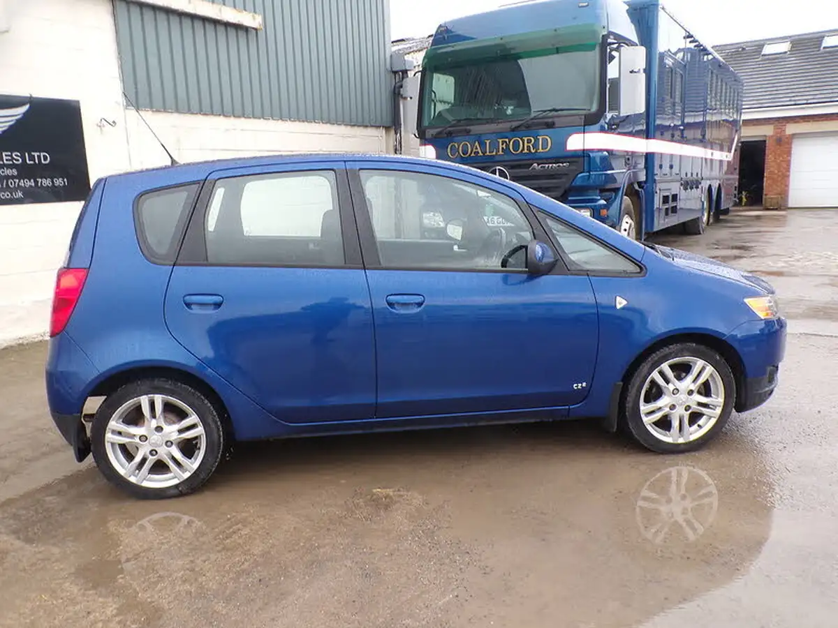 2010-mitsubishi-colt-13-cz2-5d-big-8