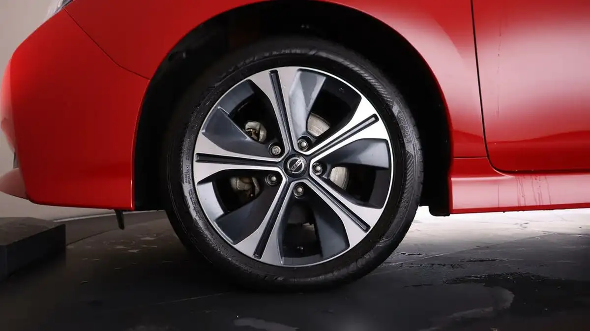 2022-nissan-leaf-e-tekna-big-17