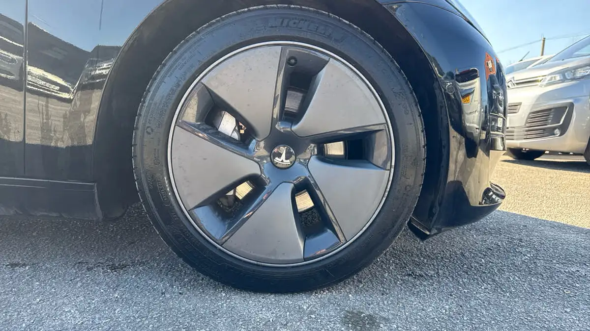 2021-tesla-model-3-e-long-range-awd-big-19