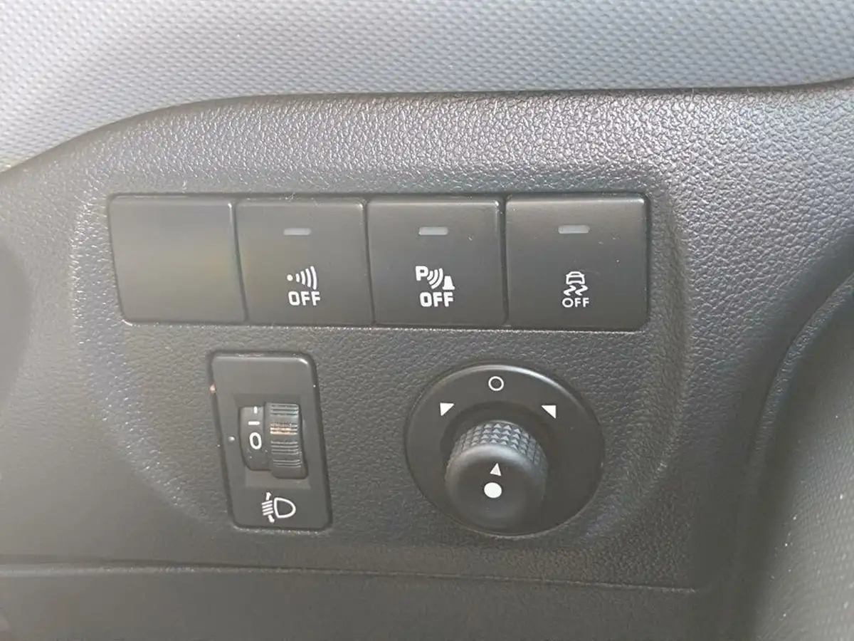 2018-citroen-berlingo-16td-l1625-enterprise-special-edition-panel-big-11